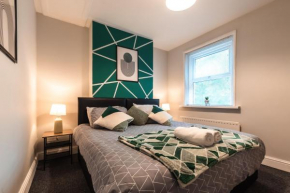 4 Bedrooms, Sleeps 8, Long Term Disc, Driveway
